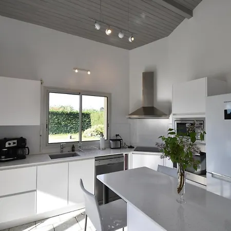 Square Leon Desclaux - Confortable Contemporaine Avec Piscine Villa