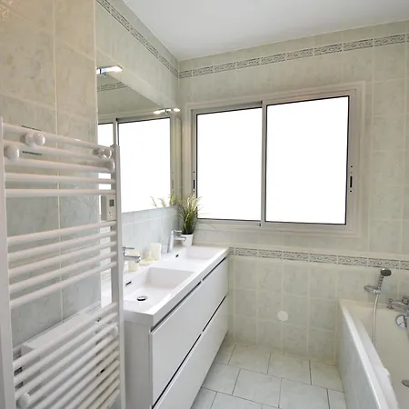 Villa Square Leon Desclaux - Confortable Contemporaine Avec Piscine