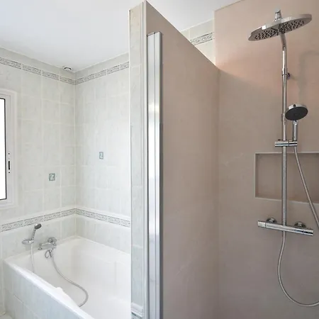 Square Leon Desclaux - Confortable Contemporaine Avec Piscine Villa Seignosse